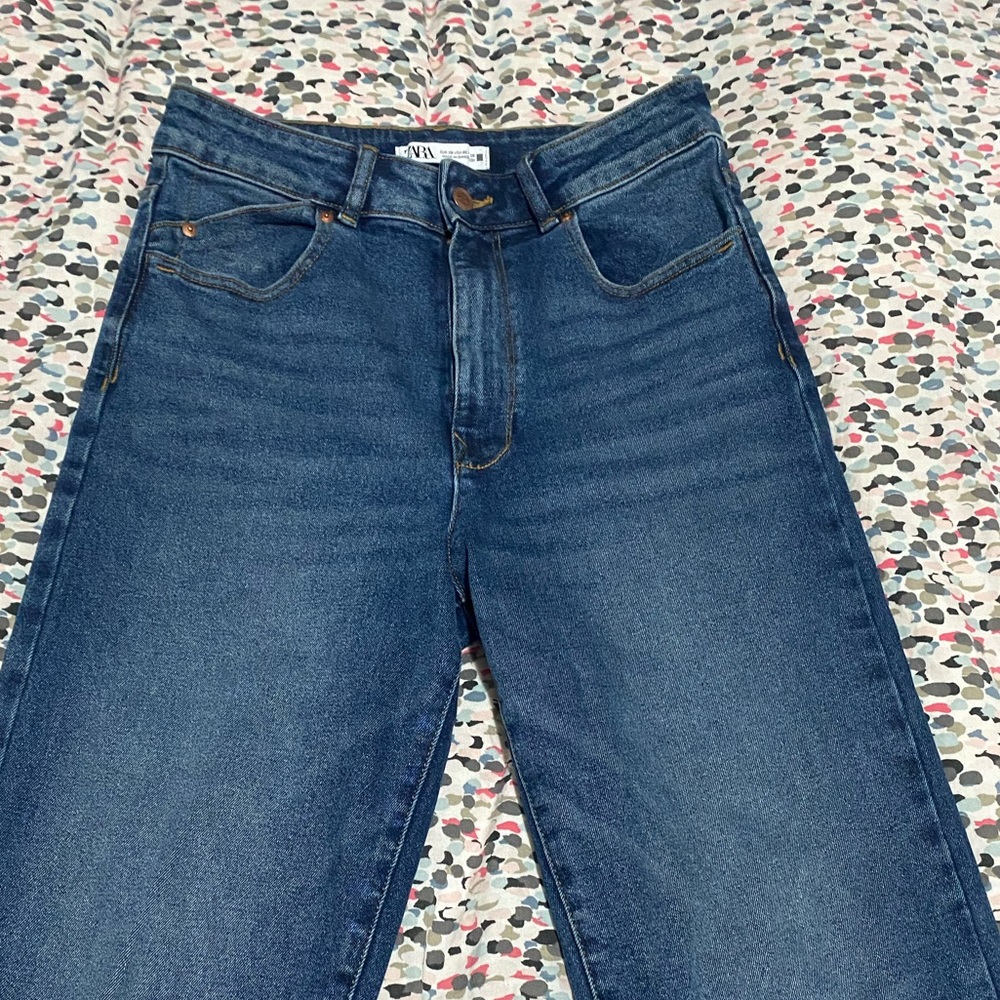 HIGH waisted cropped leg, Zara denim jeans size 06